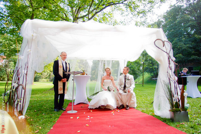 Freie Trauung im Schlosspark Bad Kreuznach. Hochzeitsfeier im Hofgut Rheingrafenstein.