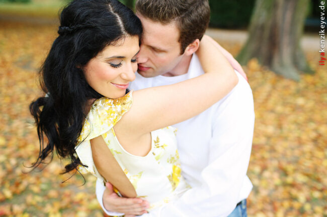 Herbst Portrait Fotoshoot in Nordpark Düsseldorf, Fotografie Ilya Kenzikeyev