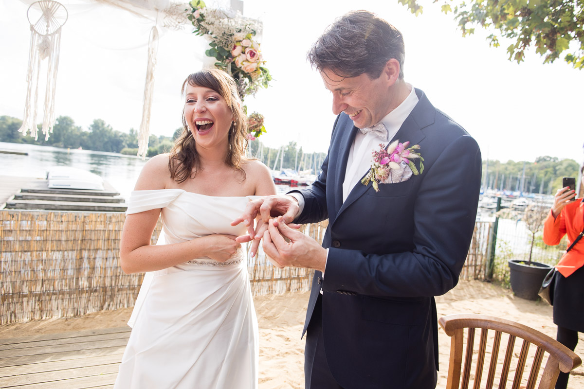 Ja Wort und Ringumtausch Hochzeit in Strandperle Düsseldorf