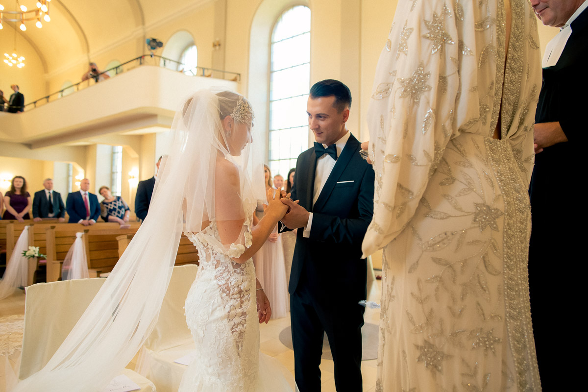 Evangelische Hochzeit Ringumtausch Brautpaar